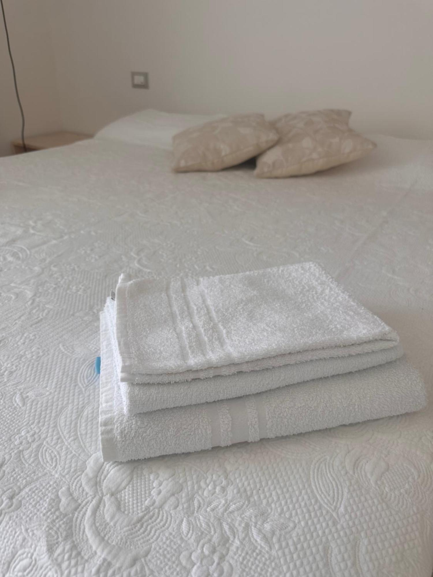 Percebes Exclusive B&B Cutrofiano Esterno foto